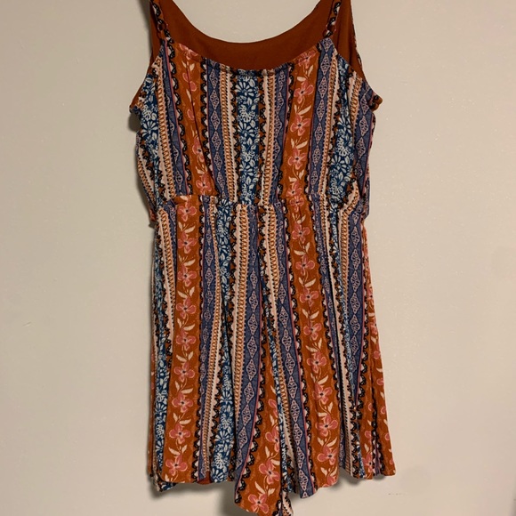Patterned romper - Picture 2 of 3